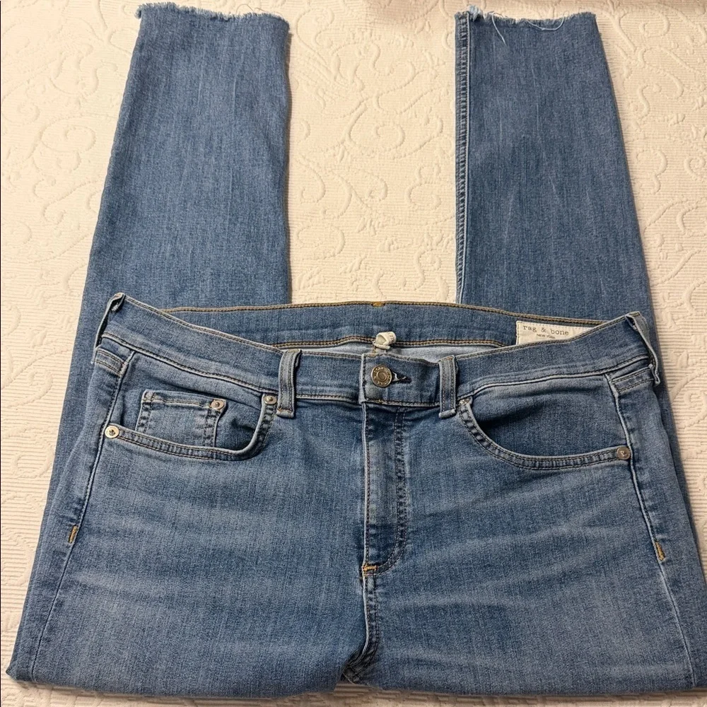 rag & bone Light Blue Skinny Ankle Leg Jeans. Raw Hem. Size 32